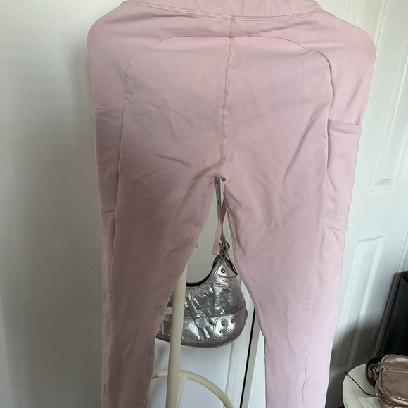 ALO Yoga Blush Leggings - Picture 2 of 6